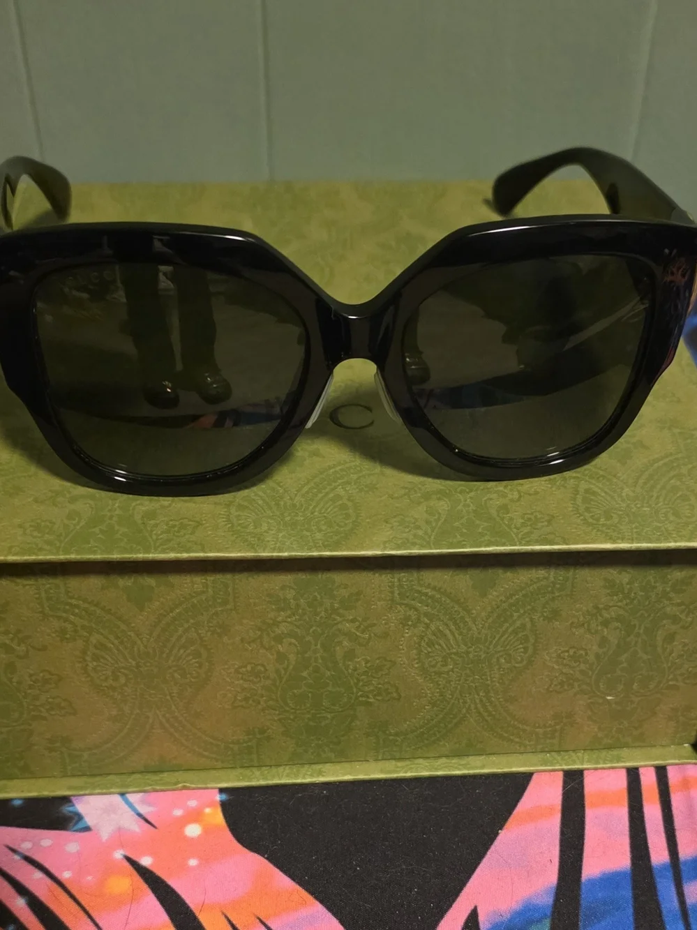 Gucci Black Oversized Sunglasses with Gold Logo Disc